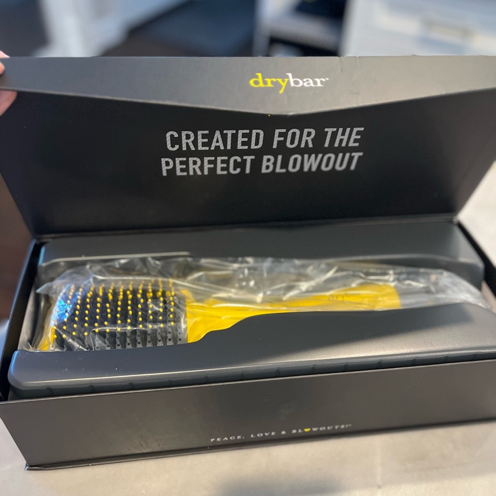 NIB Drybar The Smooth Shot Paddle Brush Blow-Dryer Styler w/box & instructions